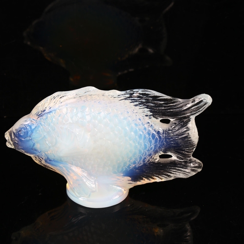 1201 - A French opalescent glass fish, probably Sabino but unmarked, length 11.5cm