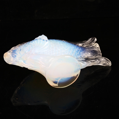 1201 - A French opalescent glass fish, probably Sabino but unmarked, length 11.5cm