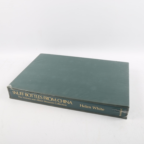 1211 - Snuff Bottles From China, The Victoria & Albert Museum Collection by Helen White