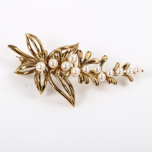 208 - A late 20th century 9ct gold pearl floral brooch, maker's marks C and F, hallmarks London 1995, broo... 