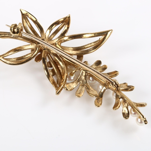 208 - A late 20th century 9ct gold pearl floral brooch, maker's marks C and F, hallmarks London 1995, broo... 