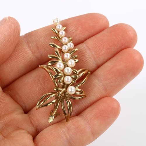 208 - A late 20th century 9ct gold pearl floral brooch, maker's marks C and F, hallmarks London 1995, broo... 