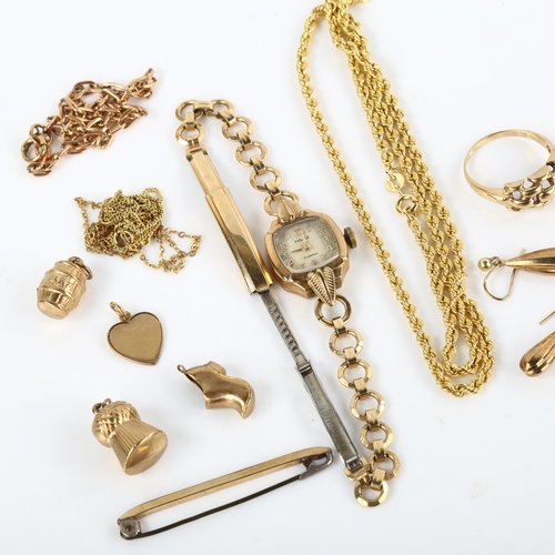 366 - Various 9ct gold jewellery, including rope twist necklace, cable link bracelet, ring, charms etc, 15... 