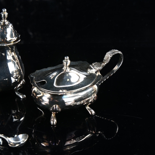 456 - An Elizabeth II silver 3-piece cruet set, comprising mustard pot, pepperette and salt cellar with sp... 