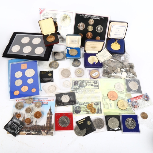 177 - Various world coins, including American silver half dollar, United Kingdom uncirculated coin collect... 