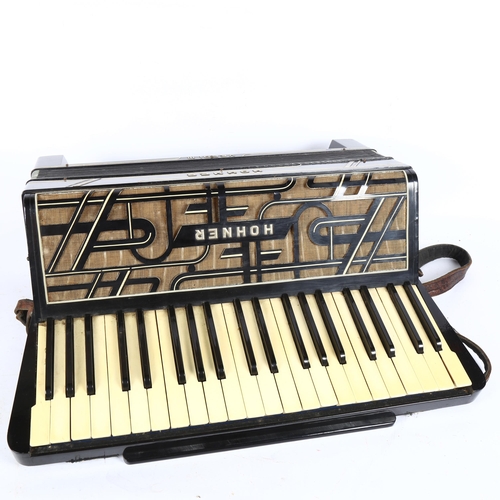 262 - A Hohner Verdi III piano accordion, cased