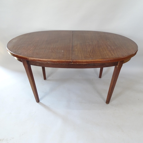 2099 - A mid-century oak oval extending dining table, L152cm extending to 199cm, H74cm, D92cm