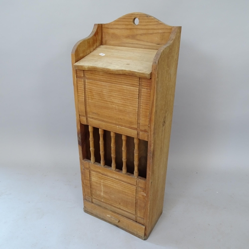 2104 - A French pine baguette box