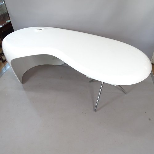 2185 - A contemporary design Uno desk, by Karim Rashid, for Della Rovere, with maker's marks, cost circa £4... 