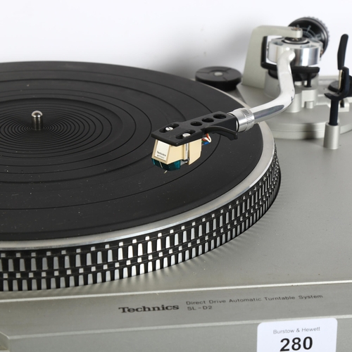 280 - A Technics SL-D2 turntable, and Yamaha RX-V357AV receiver (2)