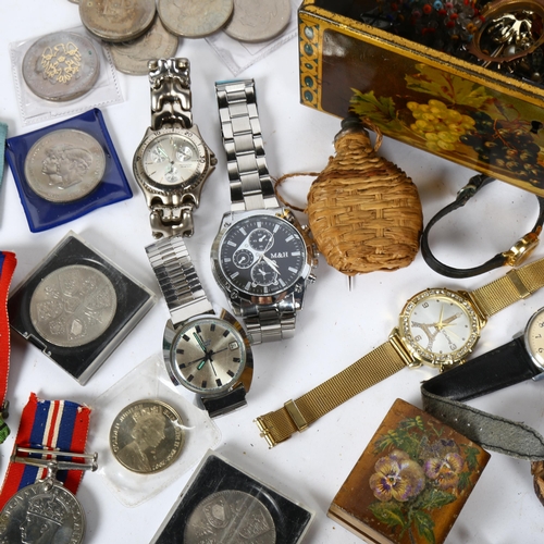 339 - Various collectables, including Second World War medals, 9ct rose gold brooch mount, coins, watches ... 