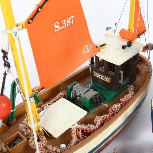 372 - 4 boat models, largest length 50cm