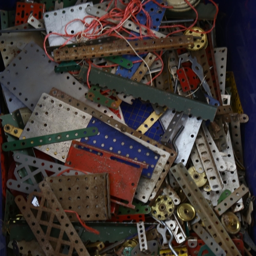 494 - A large quantity of Vintage Meccano