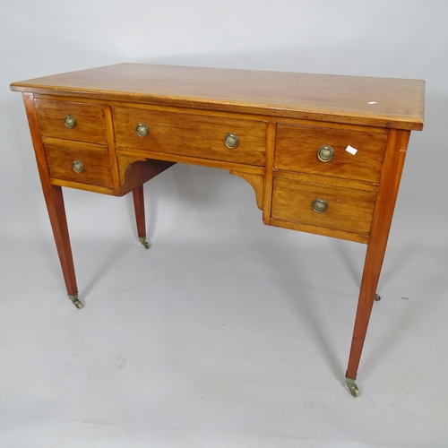 2518 - A reproduction mahogany kneehole writing desk, with 5 fitted drawers, 107cm x 79cm x 54cm, kneehole ... 