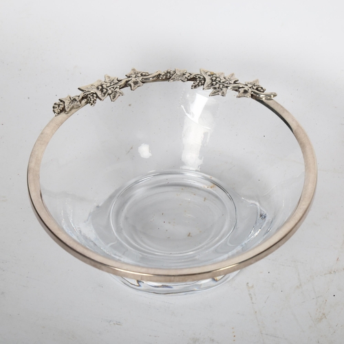 819 - VANNI MAZZETTI - a mid-century Italian silver-mounted glass grapevine fruit bowl, diameter 14cm