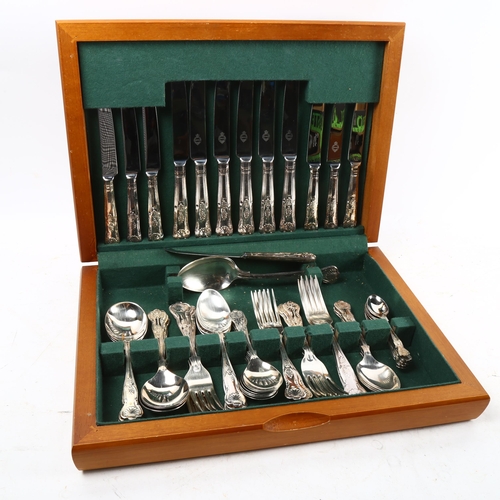 1007 - A canteen of Sheffield silver plated cutlery in King's pattern, including 2 serving spoons (54 piece... 