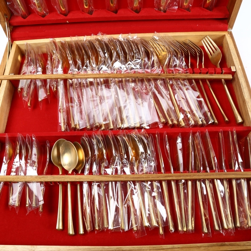 1017 - A canteen of bronze cutlery for 12 people (142 pieces), in fitted case