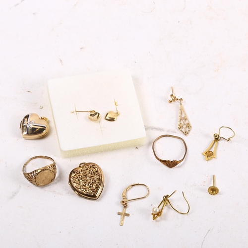 1073 - A group of 9ct gold jewellery, to include a child's ring, earrings, 9ct gold back and front locket e... 