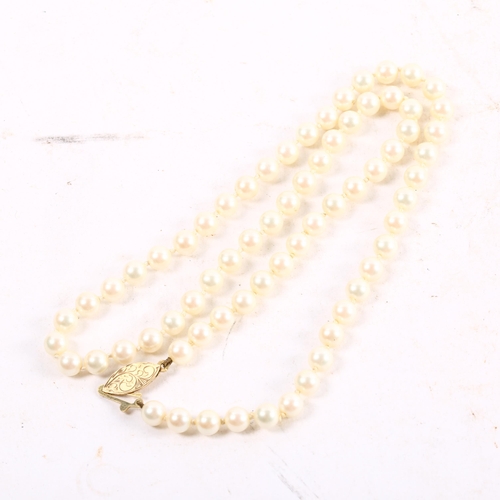 1125 - A freshwater pearl necklace, with engraved 9ct gold clasp, overall length 53cm