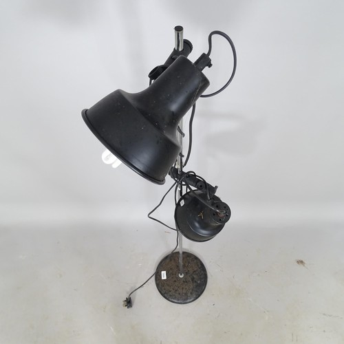 2699 - A mid-century floor lamp, with 2 adjustable lights