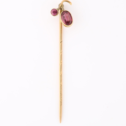 141 - A 19th century 9ct rose gold garnet berry stickpin, stickpin head length 11.2mm, overall length 49.3... 