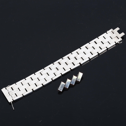 217 - AAGE JENSEN - a Danish silver matching brick link bracelet and brooch set, bracelet band width 24.7m... 