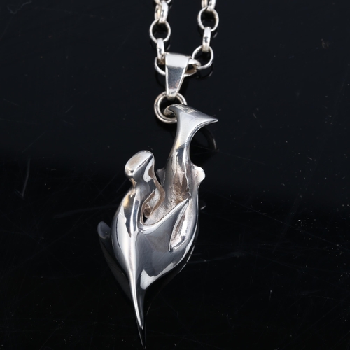 220 - A heavy sterling silver figural hammerhead shark pendant necklace, on silver belcher link chain, pen... 