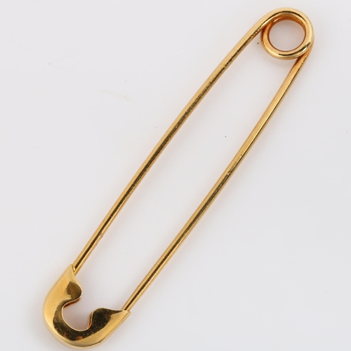 295 - An Italian 18ct gold safety pin, length 59.3mm, 3.5g