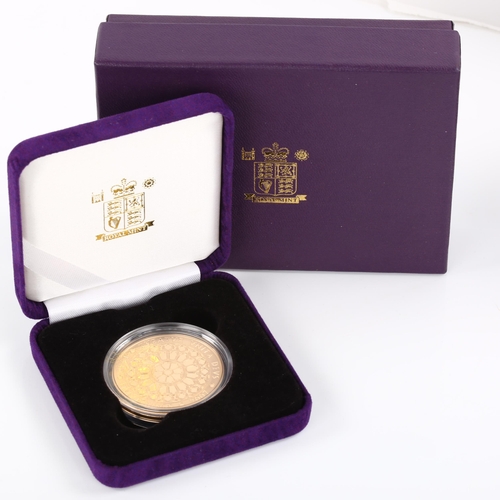 313 - A Royal Mint 2007 United Kingdom Diamond Wedding gold proof five pounds crown coin, 22ct gold, limit... 