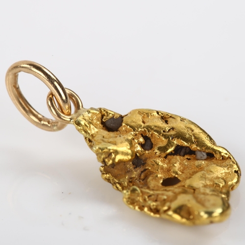 336 - A gold nugget pendant, height excluding bale 17.3mm, 2.3g