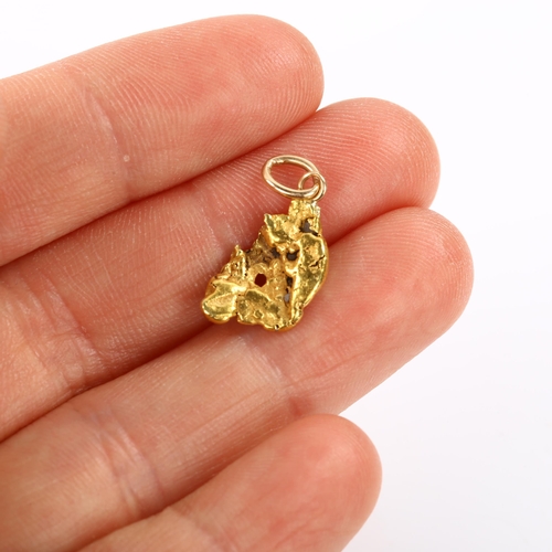 336 - A gold nugget pendant, height excluding bale 17.3mm, 2.3g