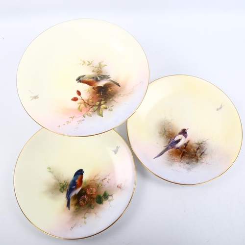 1109 - 3 Royal Worcester porcelain plates, comprising magpie by Charles Stinton, bullfinch by E Barker, and... 