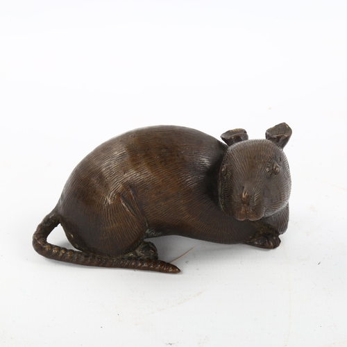 1149 - A Chinese patinated bronze figure of a rat, length 9cm