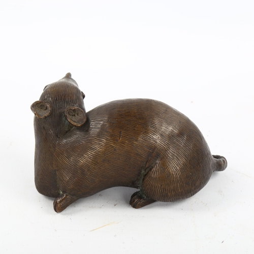 1149 - A Chinese patinated bronze figure of a rat, length 9cm