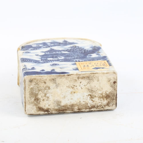 1159 - An 18th century Chinese blue and white porcelain tea caddy, height 11cm