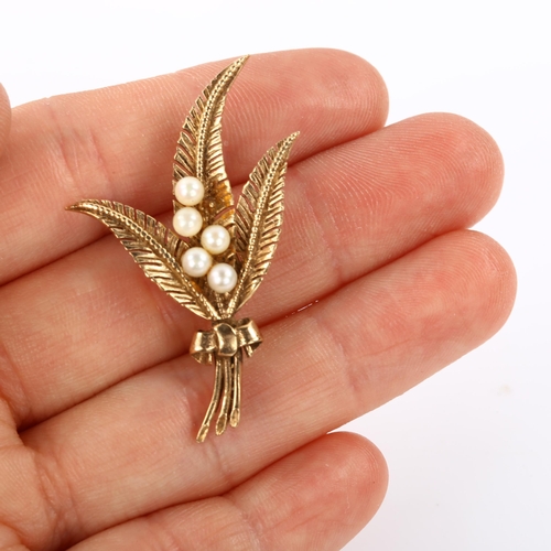 357 - A late 20th century 9ct gold cultured pearl fern brooch, maker's marks HW and S, hallmarks Birmingha... 