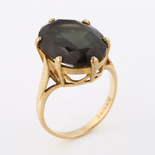 388 - A late 20th century 9ct gold green quartz dress ring, hallmarks London 1971, setting height 17.2mm, ... 