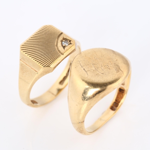 412 - 2 x 9ct gold signet rings, sizes Q and T, 12.7g total (2)