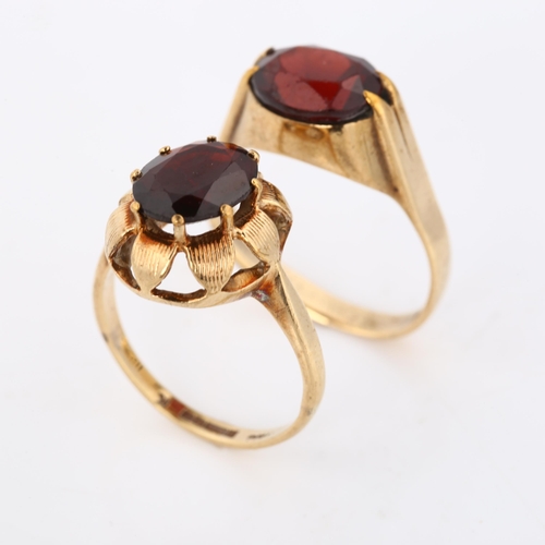 413 - 2 x 9ct gold garnet rings, sizes O and P, 7.3g total (2)