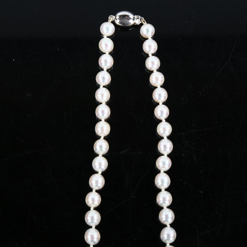 442 - A single-strand cultured pearl necklace, with 9ct white gold clasp, bead diameter 6mm, necklace leng... 