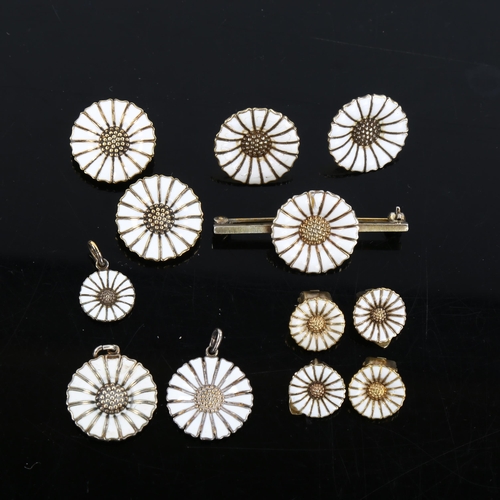 454 - A group of Danish vermeil sterling silver and white enamel daisy pattern jewellery, including pendan... 