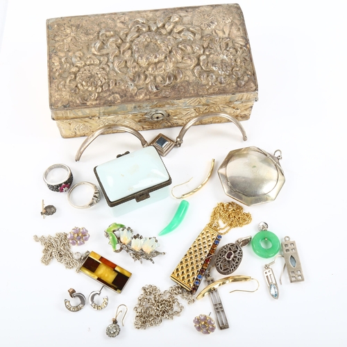 471 - Various jewellery, including silver and amber pendant, rings etc