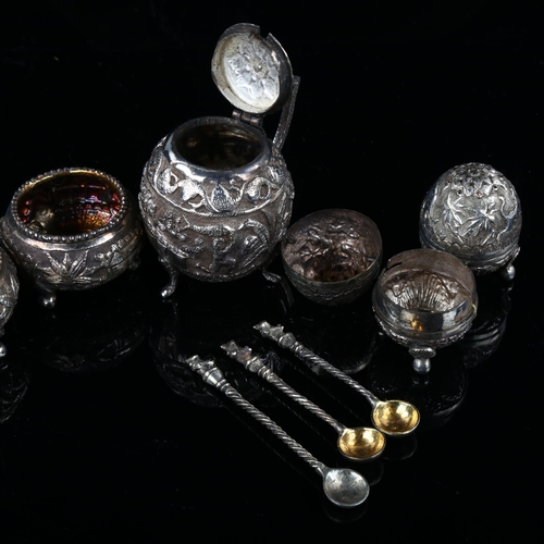 536 - An Indian silver 5-piece cruet set, comprising mustard pot, pair of salt cellars and pair of egg pep... 