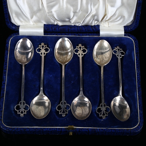 564 - A set of 6 Arts and Crafts George V silver teaspoons, by Docker & Burn Ltd, hallmarks Birmingham 193... 