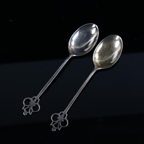 564 - A set of 6 Arts and Crafts George V silver teaspoons, by Docker & Burn Ltd, hallmarks Birmingham 193... 