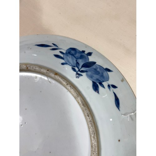 1142 - A Chinese blue and white porcelain charger, with hand painted palace fortifications, diameter 37cm