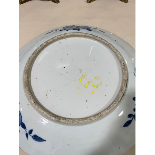 1142 - A Chinese blue and white porcelain charger, with hand painted palace fortifications, diameter 37cm