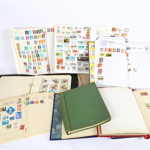 117 - A group of Vintage postage stamp albums and booklets