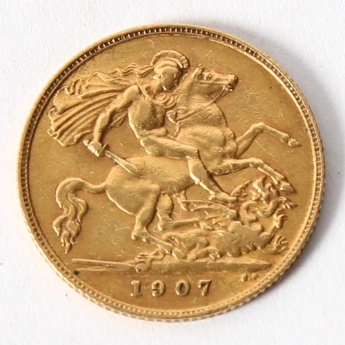 135 - An Edward VII 1907 half sovereign gold coin, 4.1g