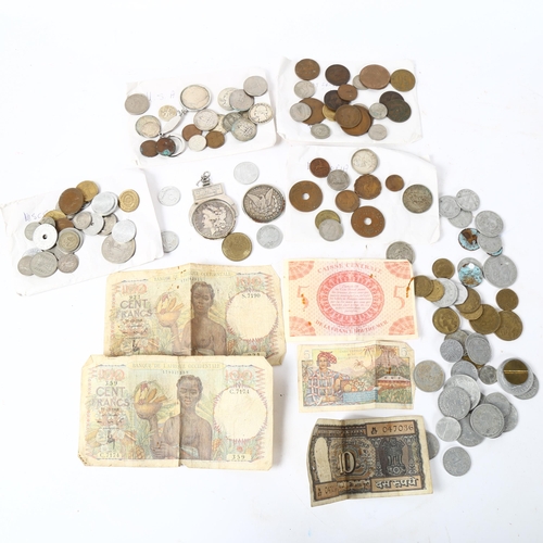 158 - Various world coins and banknotes, including 2 American silver dollars, 1880 and 1901